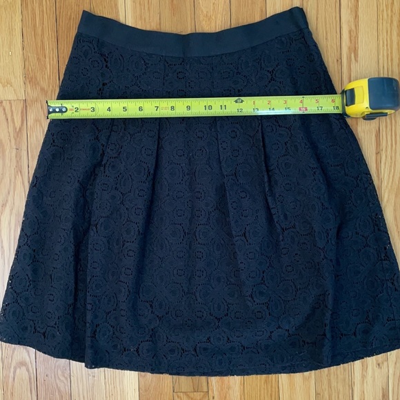 LOFT black lace skirt. Size 6. Like new. - Picture 8 of 9